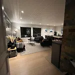 Villa 3 Bedroom Villa, Close To Cable Car, With Sauna Tromsø