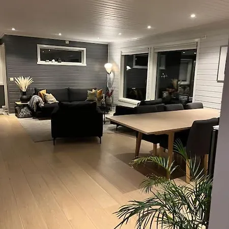Villa 3 Bedroom Villa, Close To Cable Car, With Sauna Tromso
