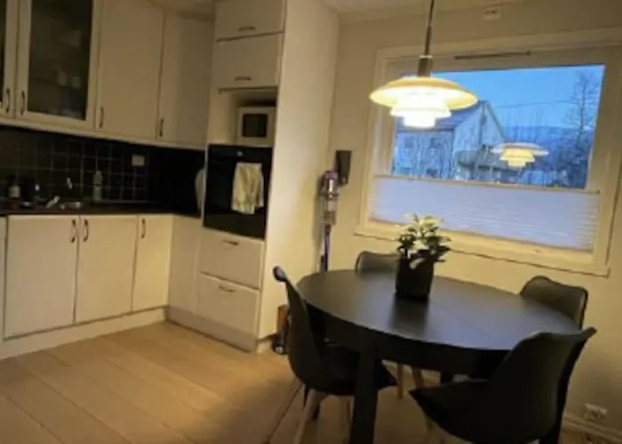 3 Bedroom Villa, Close To Cable Car, With Sauna Tromsø