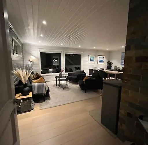 וילה 3 Bedroom Villa, Close To Cable Car, With Sauna טרומסה