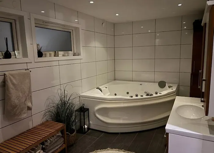 3 Bedroom Villa, Close To Cable Car, With Sauna וילה